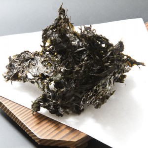一般の海苔とはひと味違う、磯の香り漂う風味豊かな海苔です。